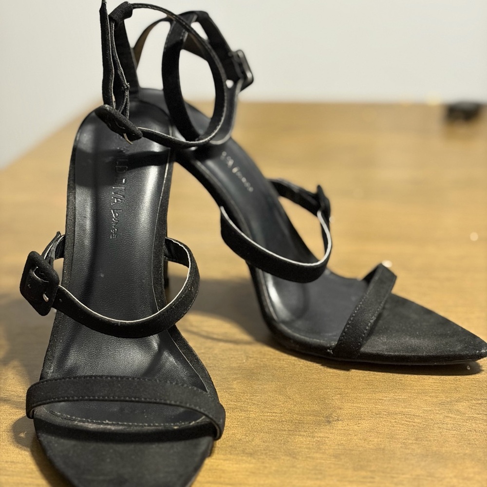 Black Strappy Pointed Toe Heels – Size 7.5